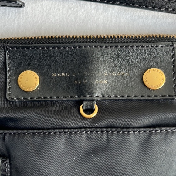 Marc by Marc Jacobs black nylon crossbody bag with gold toned hardware - Picture 2 of 8